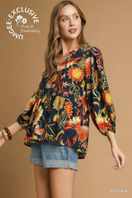 Load image into Gallery viewer, Navy Floral Print Top