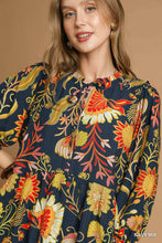 Load image into Gallery viewer, Navy Floral Print Top