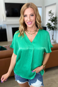 PLEAT FRONT V-NECK TOP IN KELLY GREEN S-3X